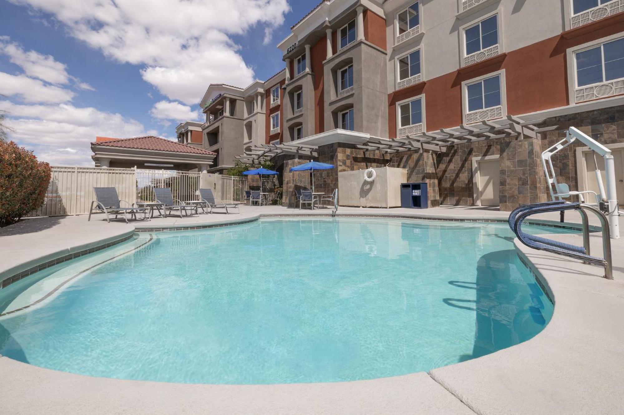 Holiday Inn Express & Suites Las Vegas Sw Springvalley By Ihg Exterior foto