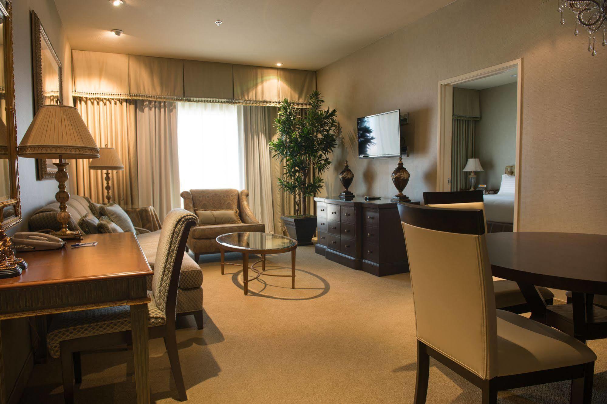 Holiday Inn Express & Suites Las Vegas Sw Springvalley By Ihg Exterior foto